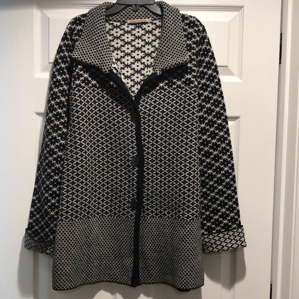 Chiaramente womens wool blend cardigan size large.